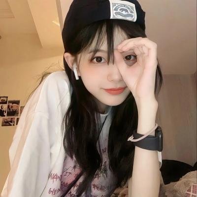 带子狼 在那双小手中